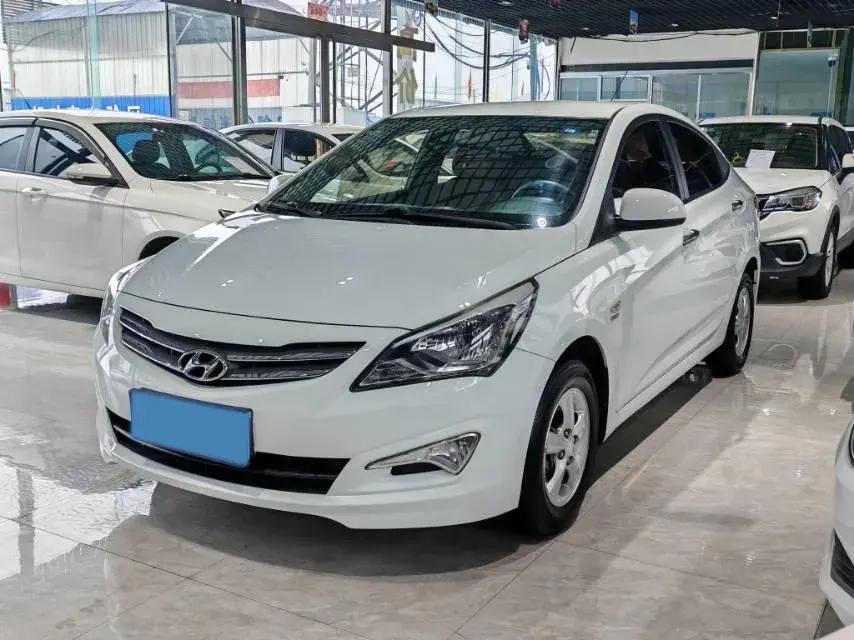 2016 HYUNDAI REINA view 1