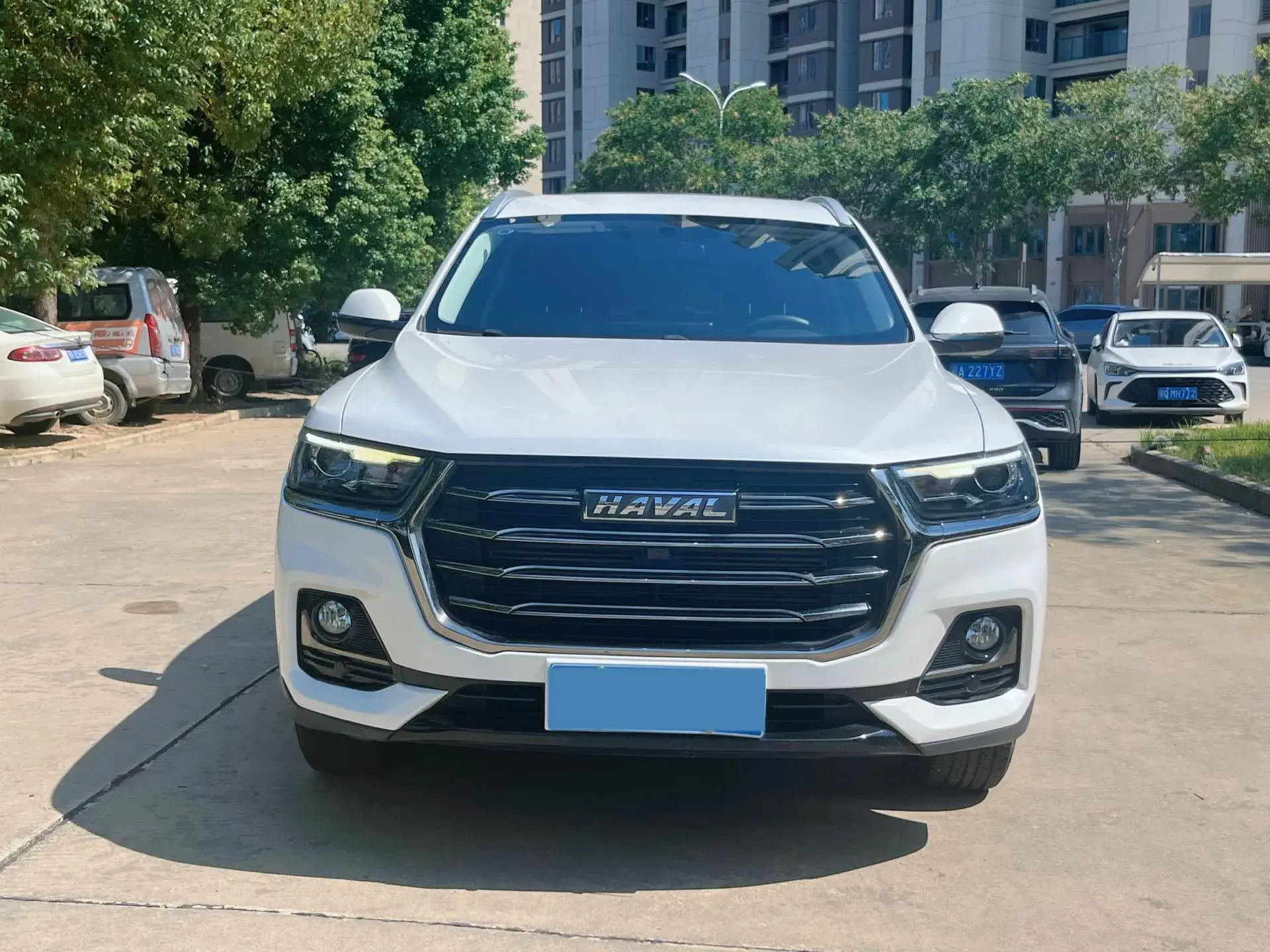 2023 HAVAL H6 thumbnail 2