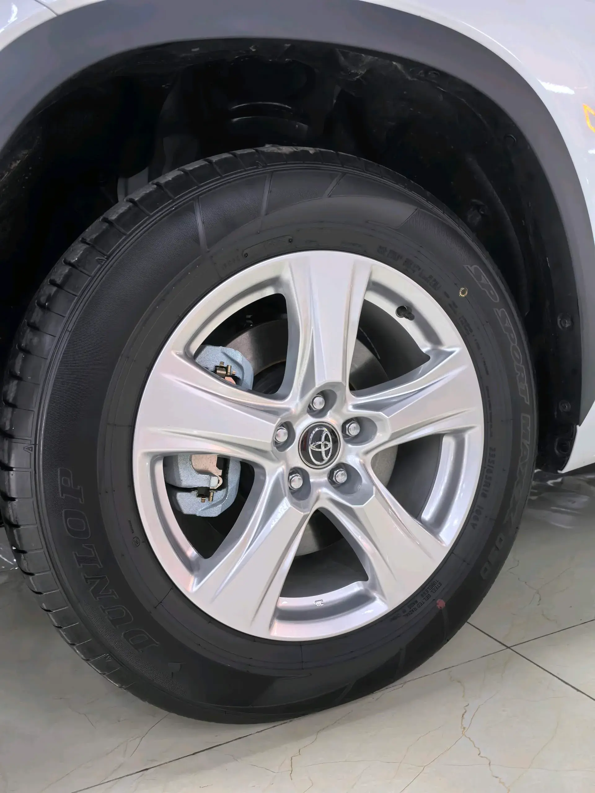 2024 TOYOTA HIGHLANDER thumbnail 3