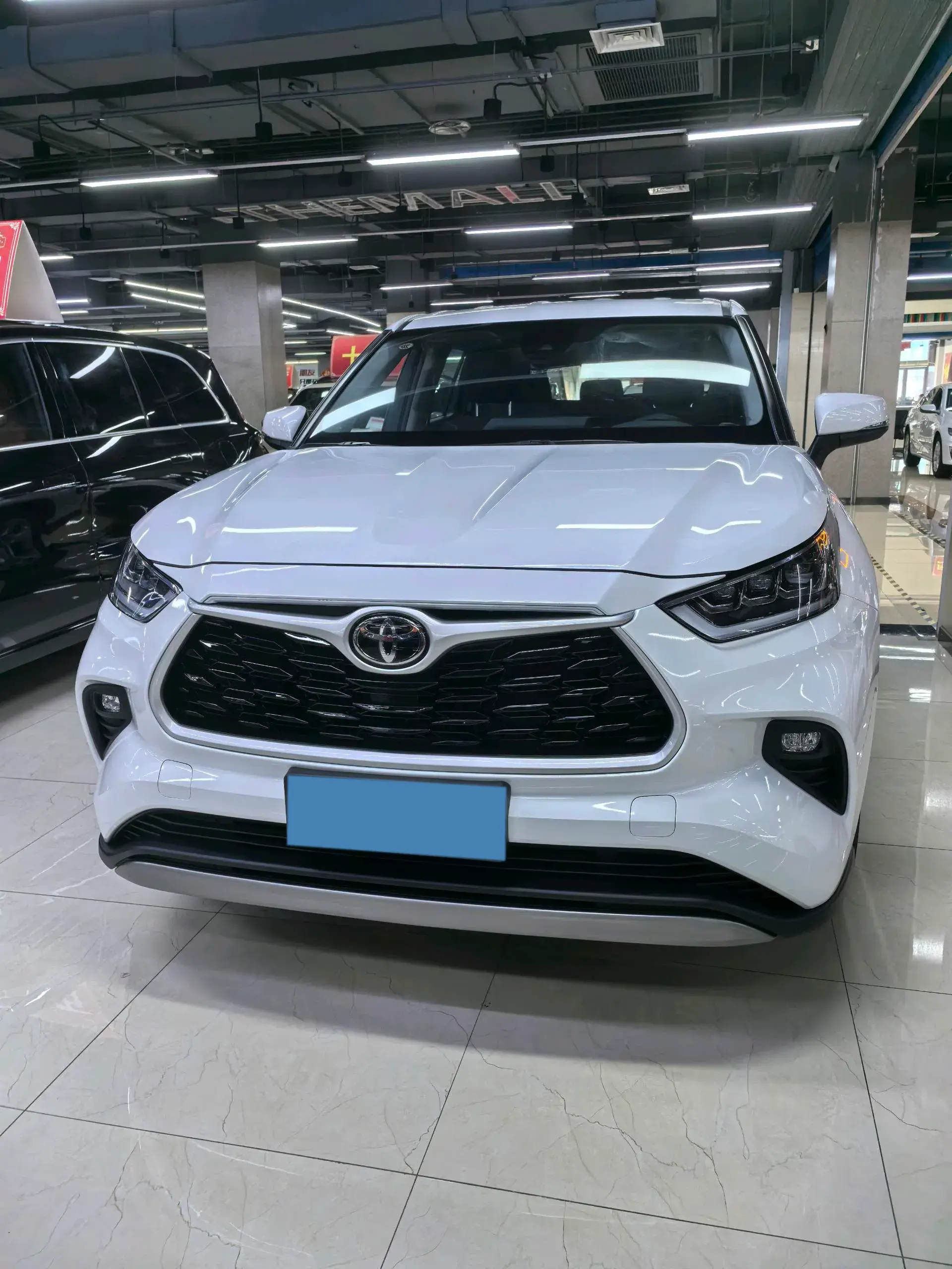 2024 TOYOTA HIGHLANDER thumbnail 2