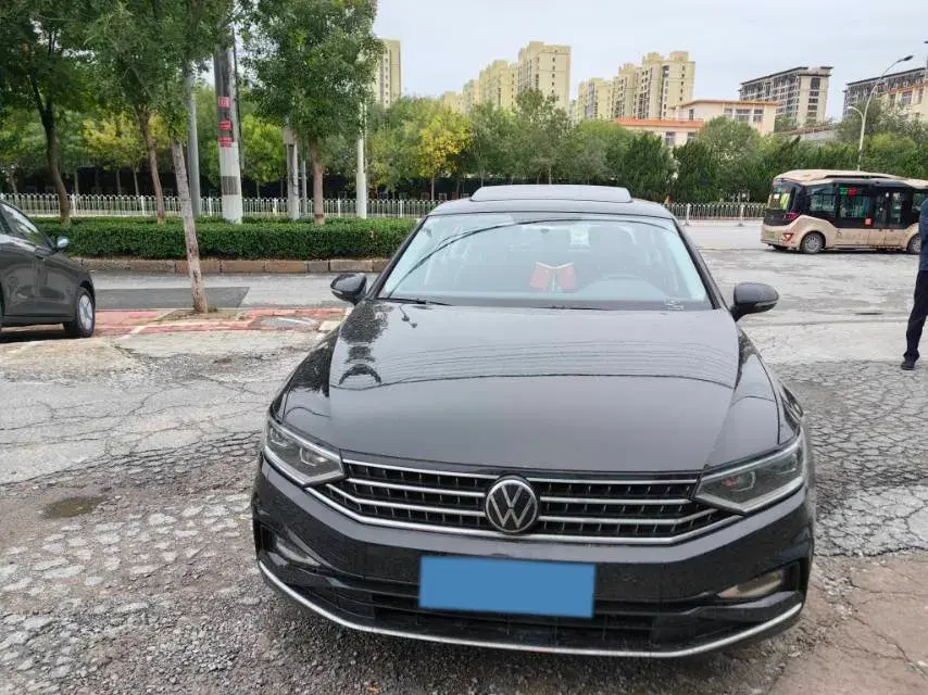 2023 VOLKSWAGEN MAGOTAN thumbnail 2