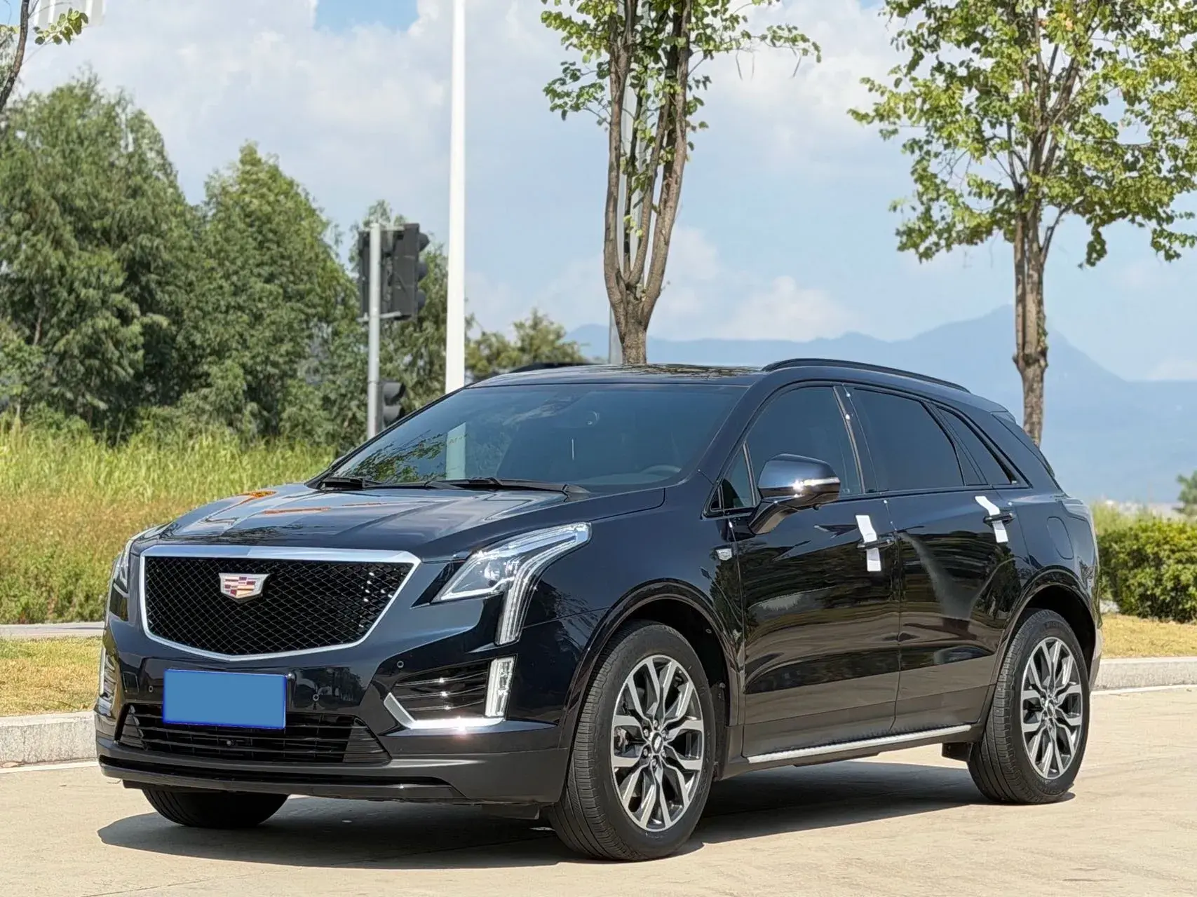 2022 CADILLAC XT5 view 1