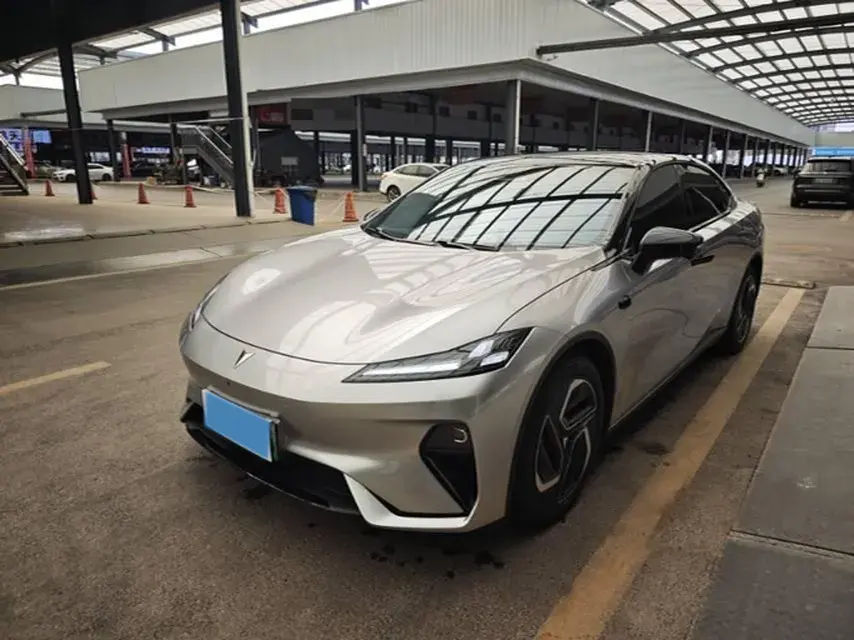 2025 DEEPAL L07 view 1