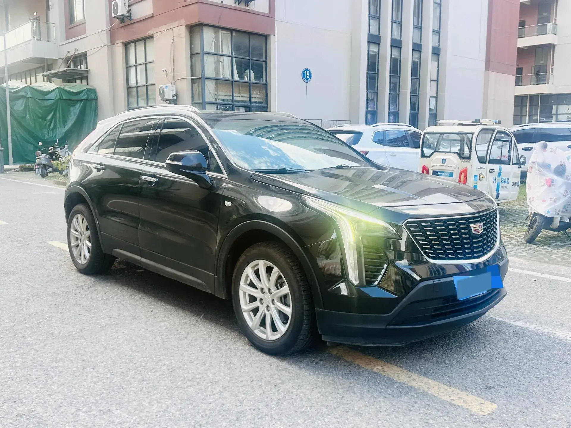 2020 CADILLAC XT4 thumbnail 3