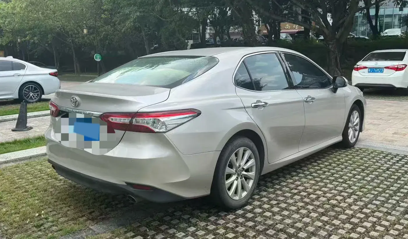 2019 TOYOTA CAMRY thumbnail 4