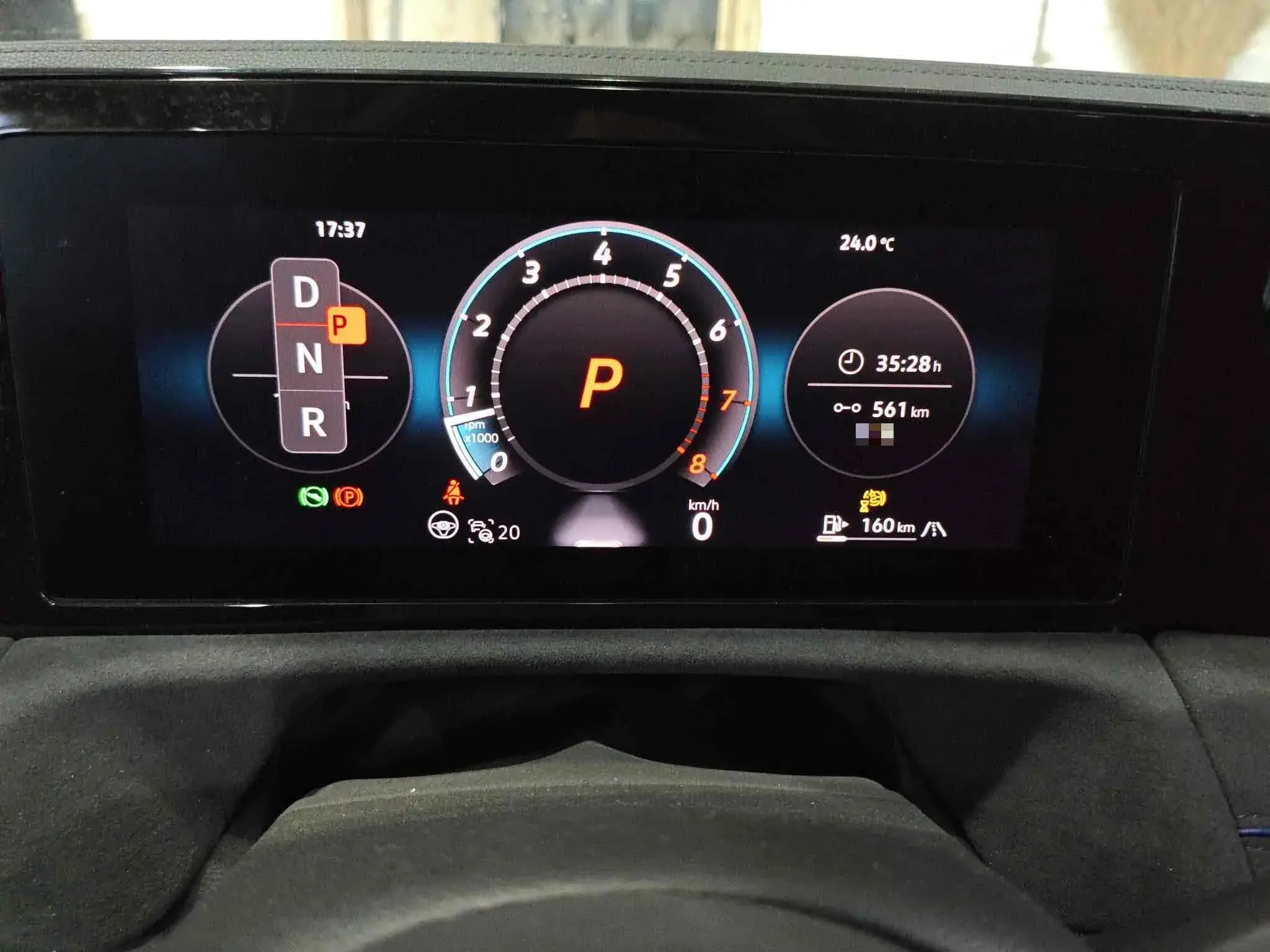 2024 VOLKSWAGEN TIGUAN thumbnail 3