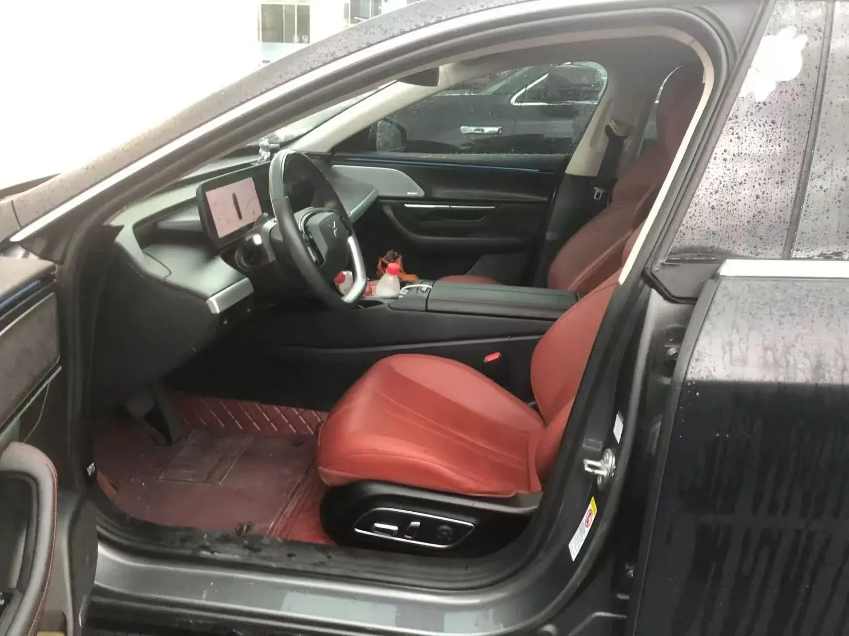 2020 XPENG P7 thumbnail 3