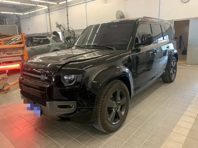 2024 LAND ROVER view 1