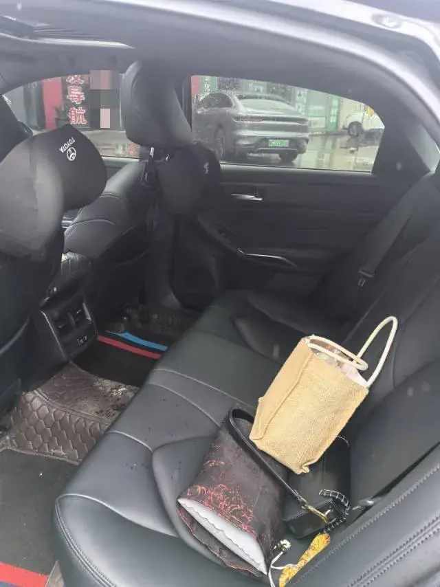 2019 TOYOTA AVALON thumbnail 4