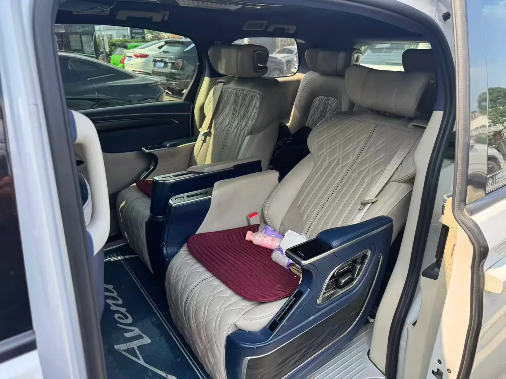 2021 BUICK GL8 thumbnail 3