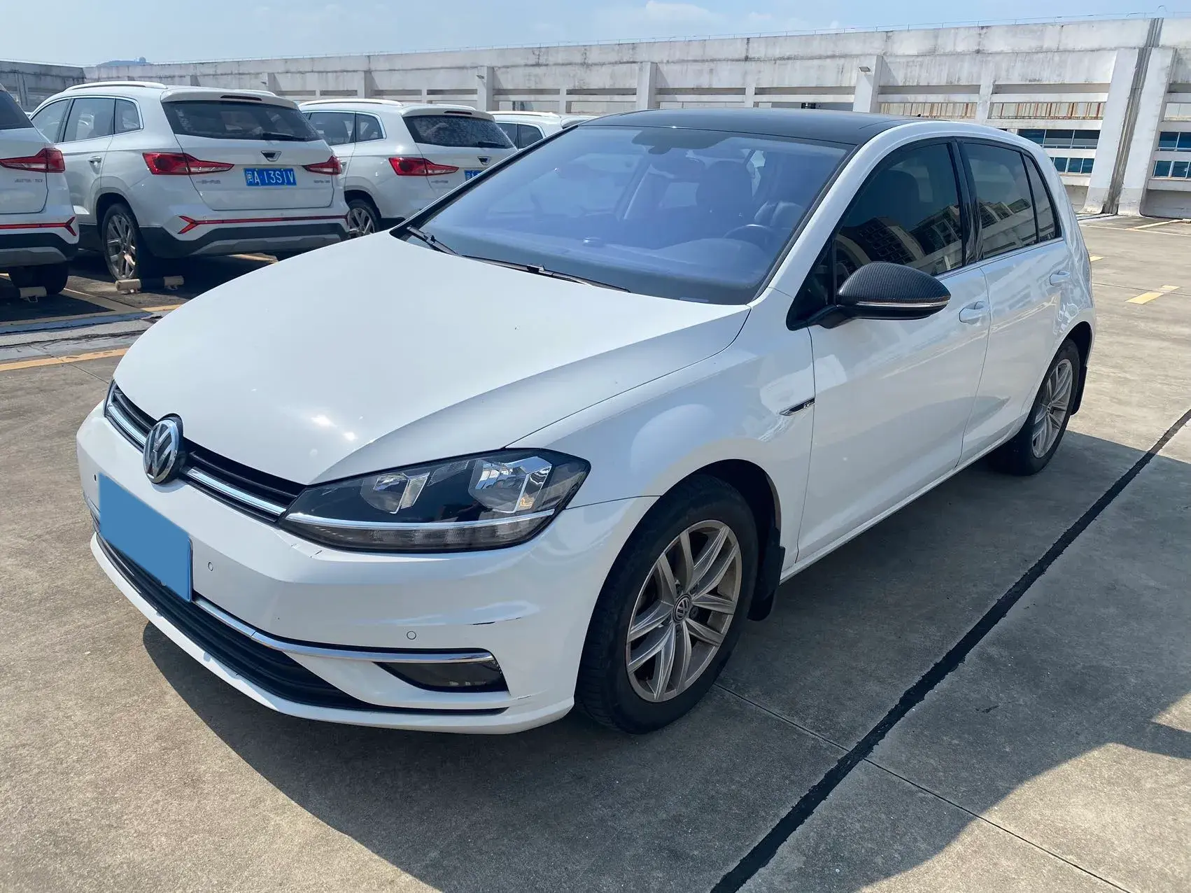 2018 VOLKSWAGEN GOLF view 1