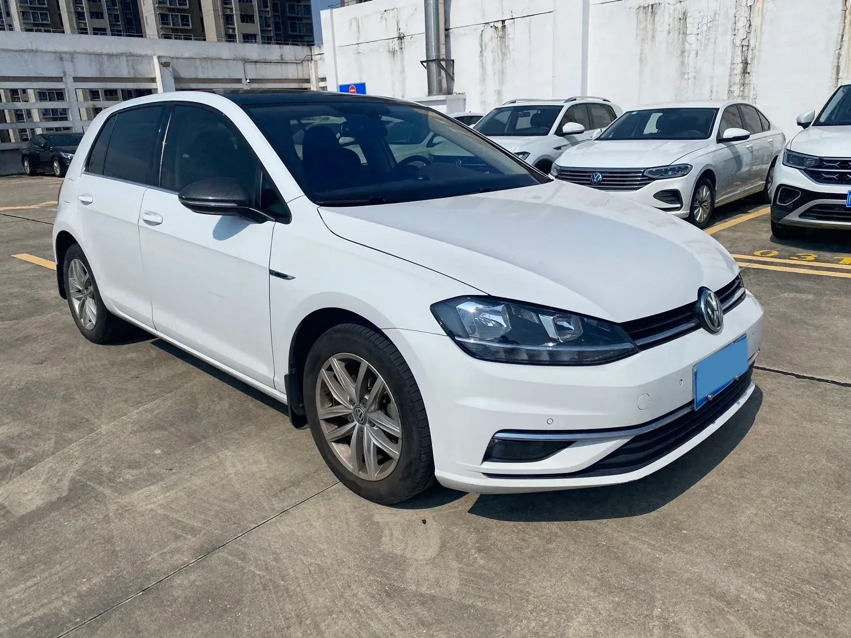 2018 VOLKSWAGEN GOLF thumbnail 3