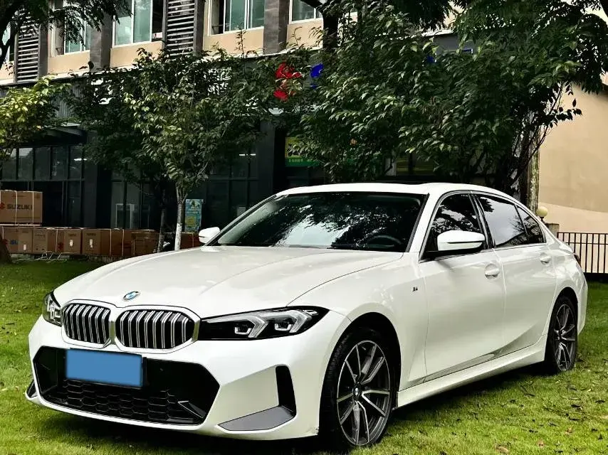 2024 BMW 3 view 1