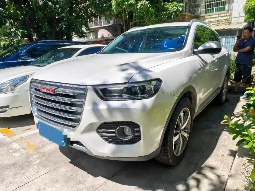 2017 HAVAL H6 view 1