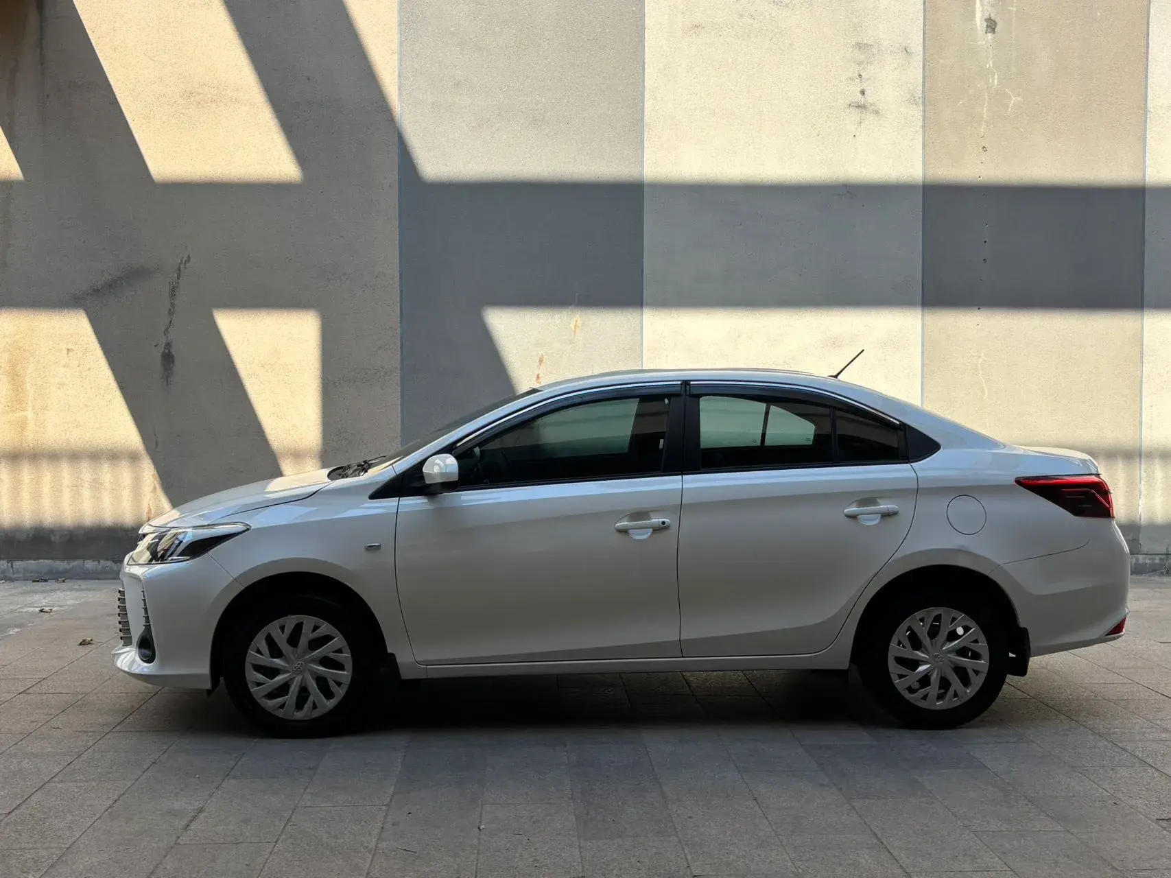 2021 TOYOTA VIOS thumbnail 3