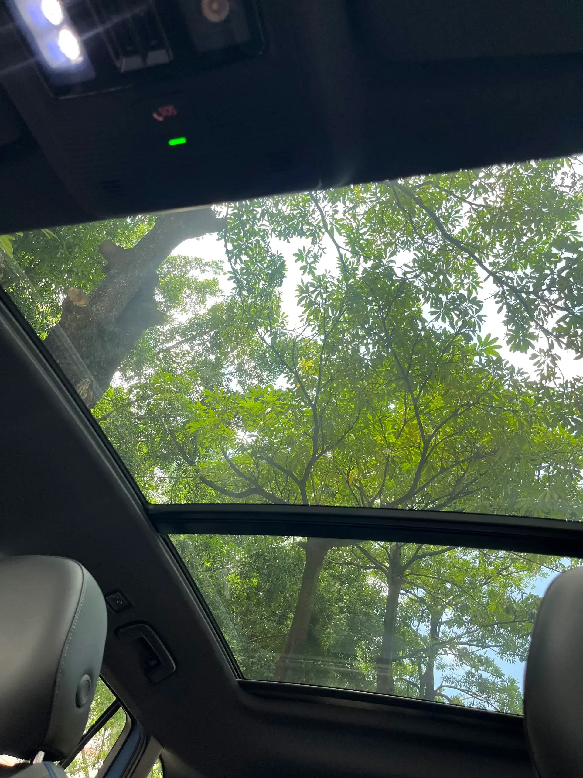 2024 VOLKSWAGEN TIGUAN thumbnail 4