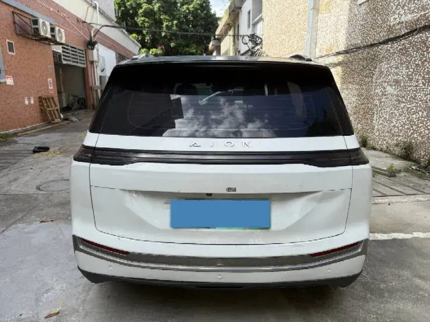 2023 AION Y thumbnail 3