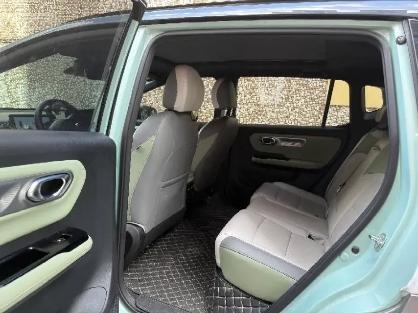 2023 AION Y thumbnail 4