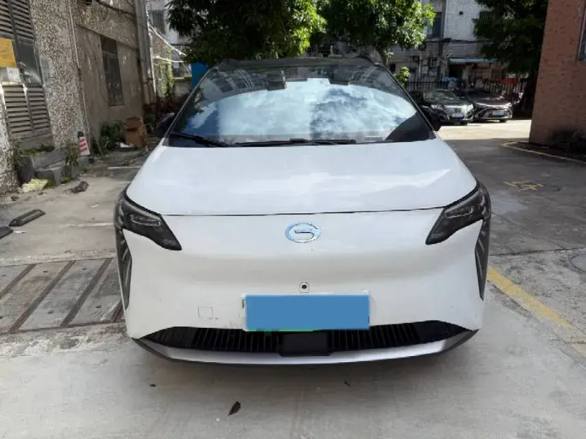 2023 AION Y thumbnail 2