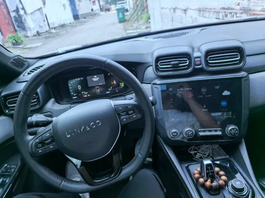 2021 LYNK&CO 03 thumbnail 3