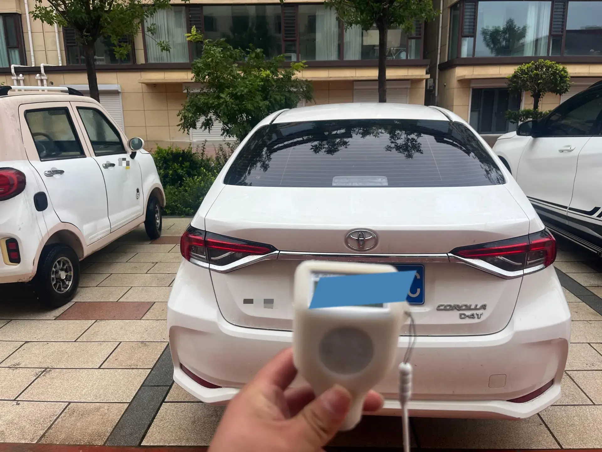 2022 TOYOTA COROLLA thumbnail 4