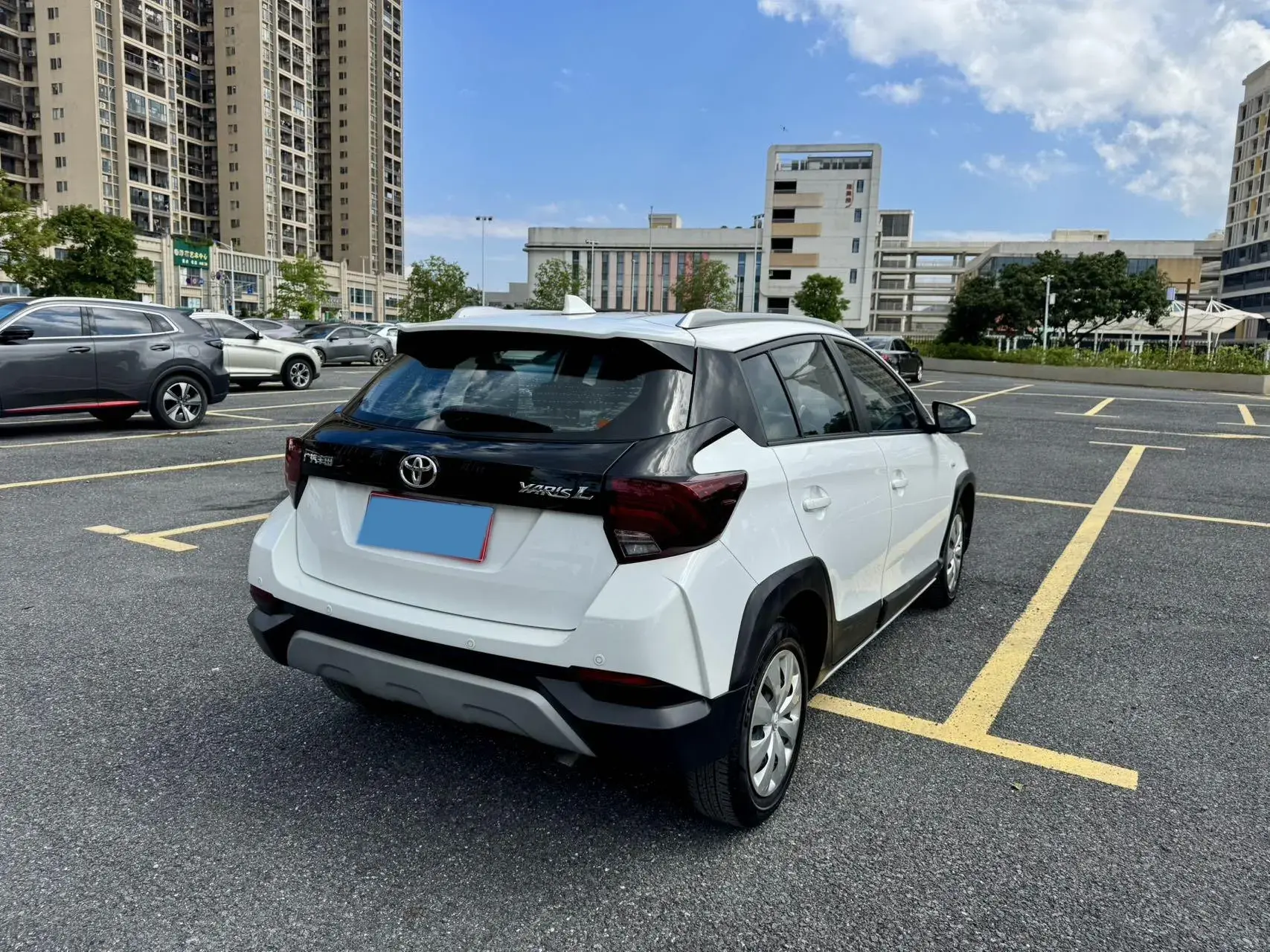 2021 TOYOTA YARIS thumbnail 4