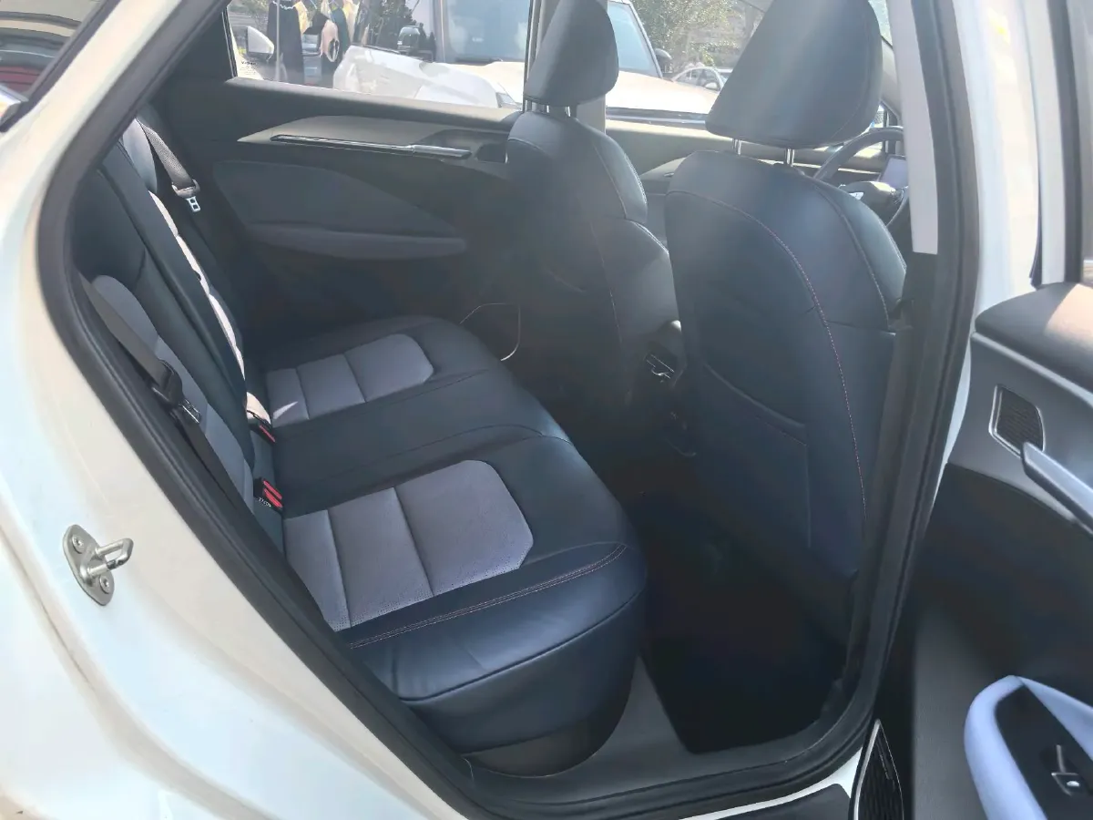 2022 Geometry M6 BEV 53KWH,autocango,china used car exporter,china ev exporter,chinese used car exporter,chinese used ev exporter