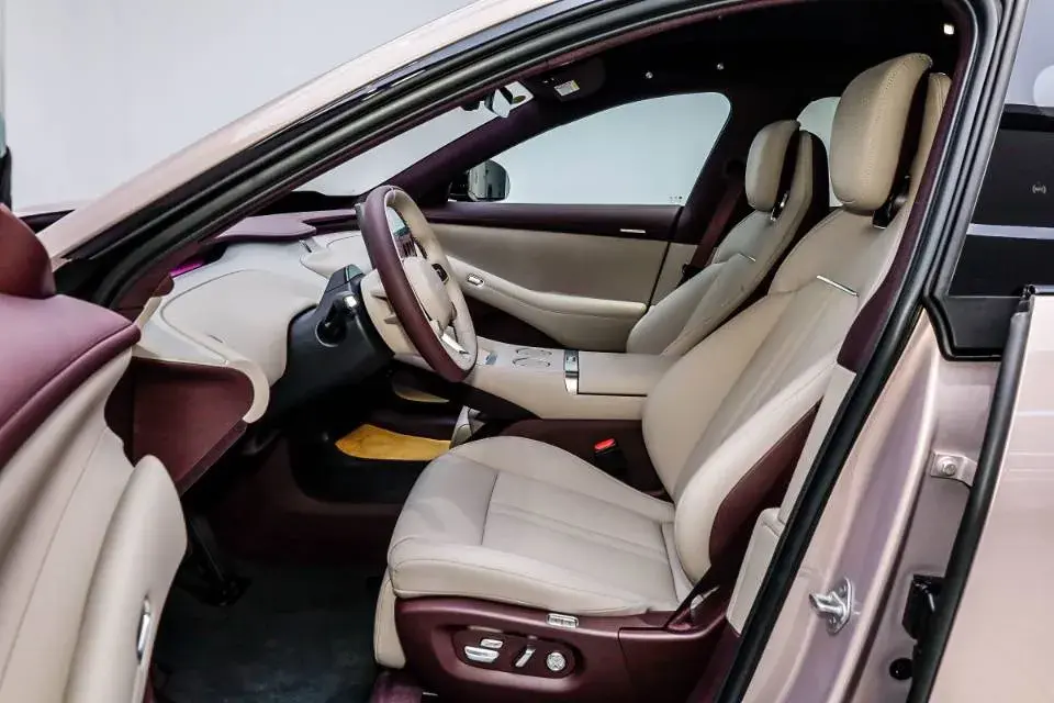 2025 MI YU7 thumbnail 4