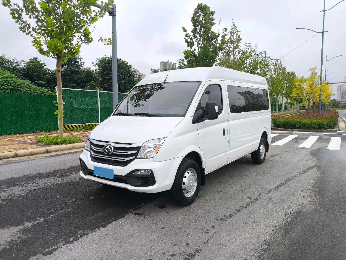 2023 MAXUS XinTu V80 2.0T 127HP L4 6MT