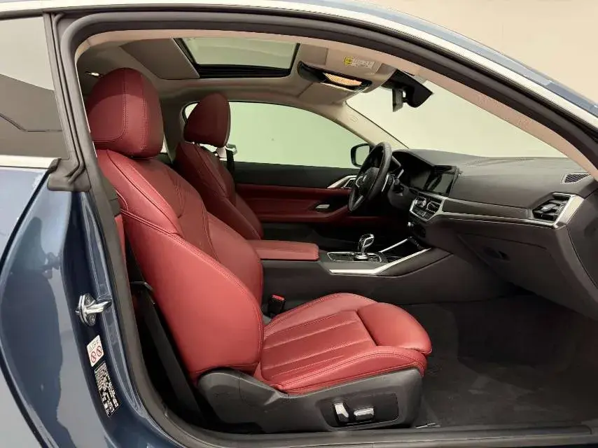 2022 BMW 8 thumbnail 4