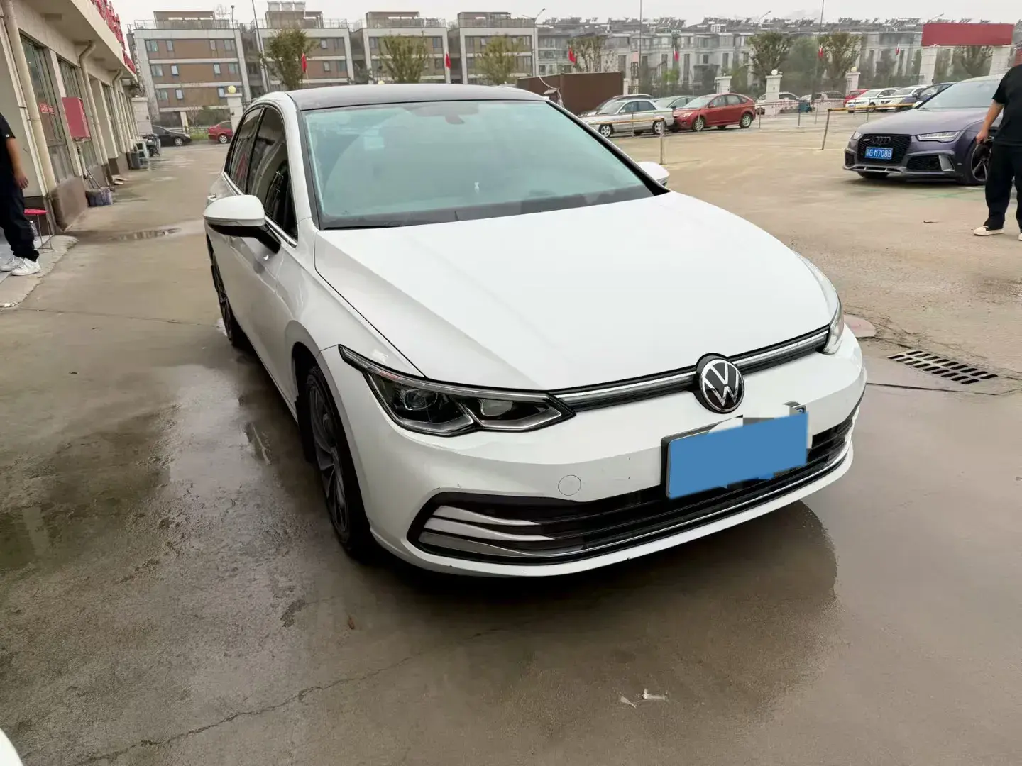 2023 VOLKSWAGEN GOLF thumbnail 2