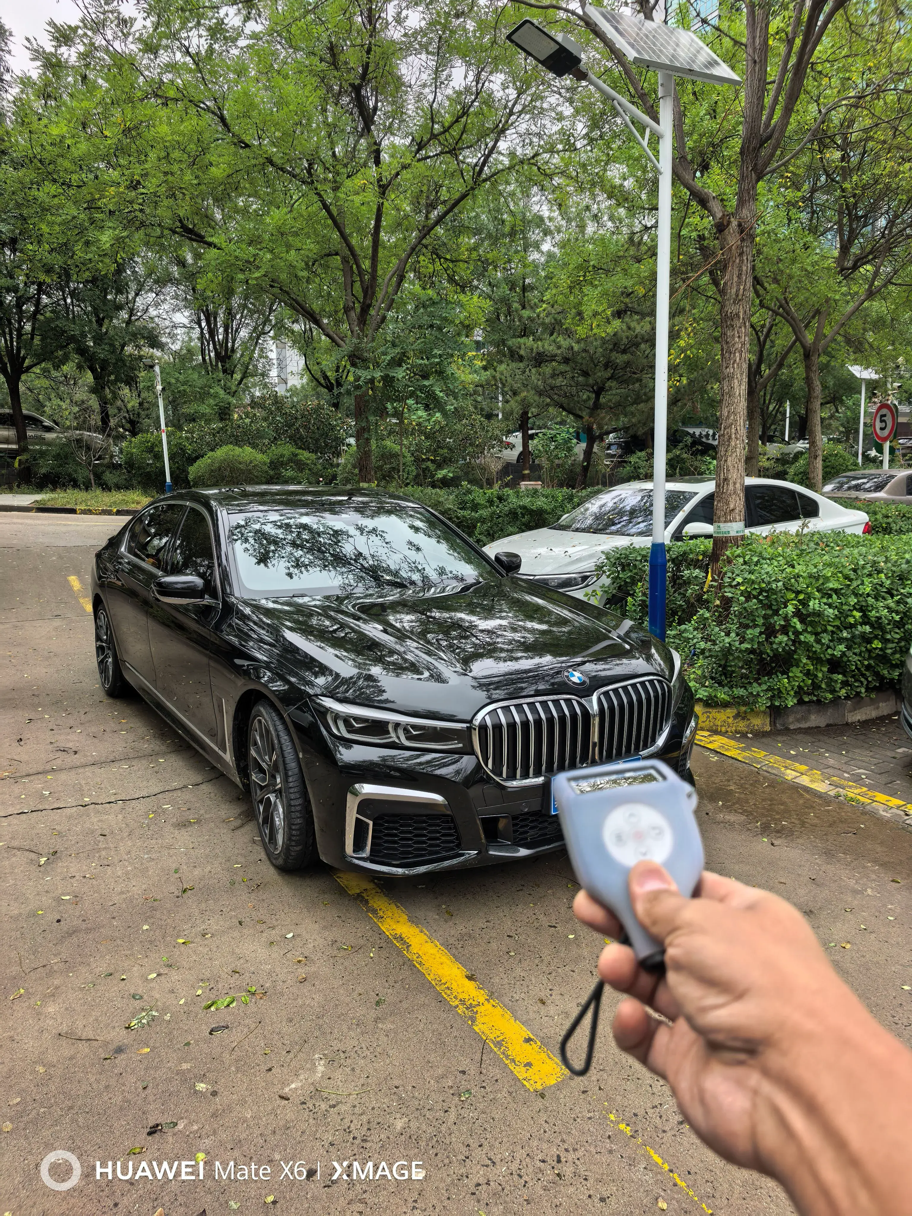 2021 BMW 7 thumbnail 2
