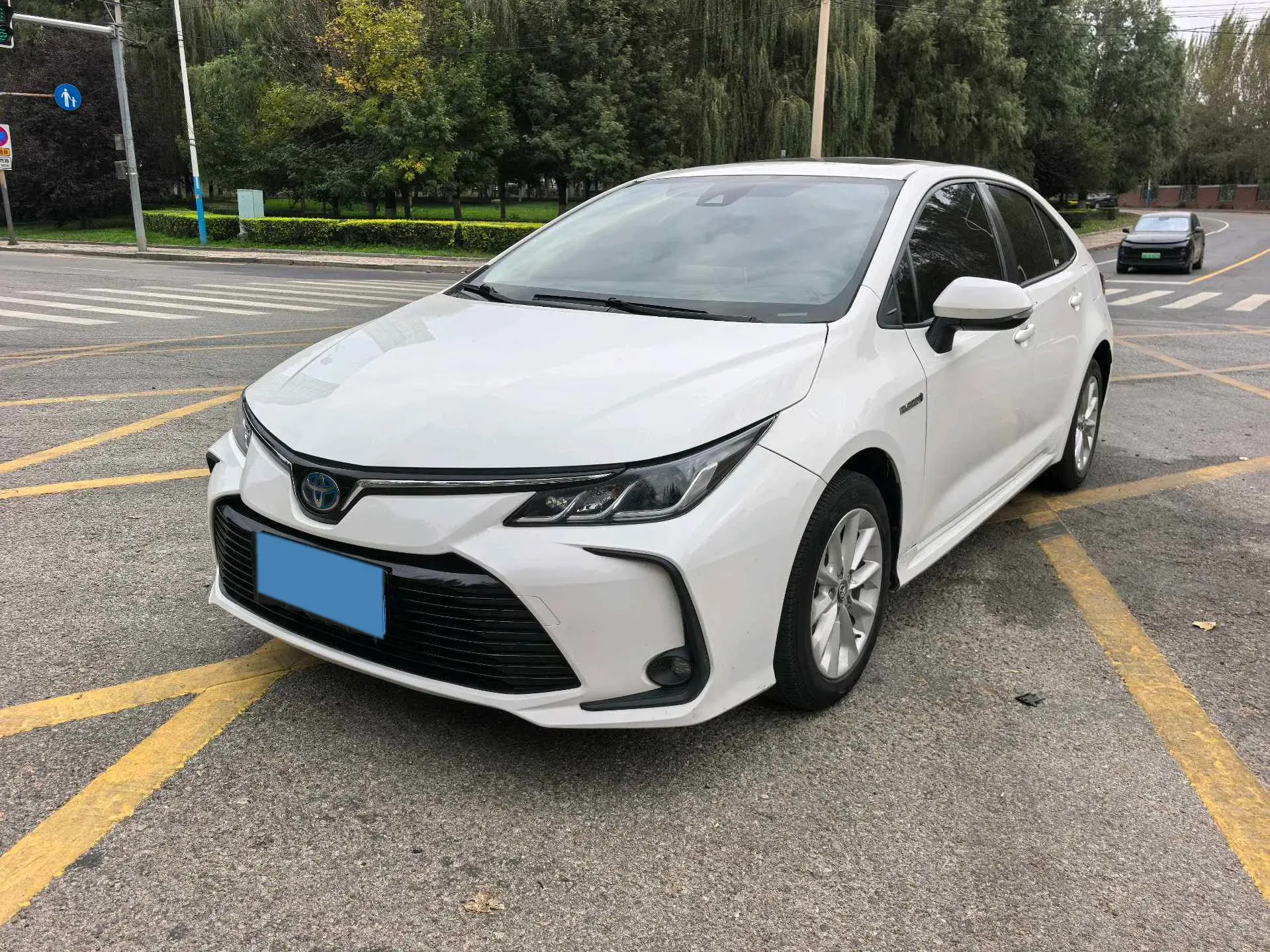 2019 TOYOTA COROLLA view 1