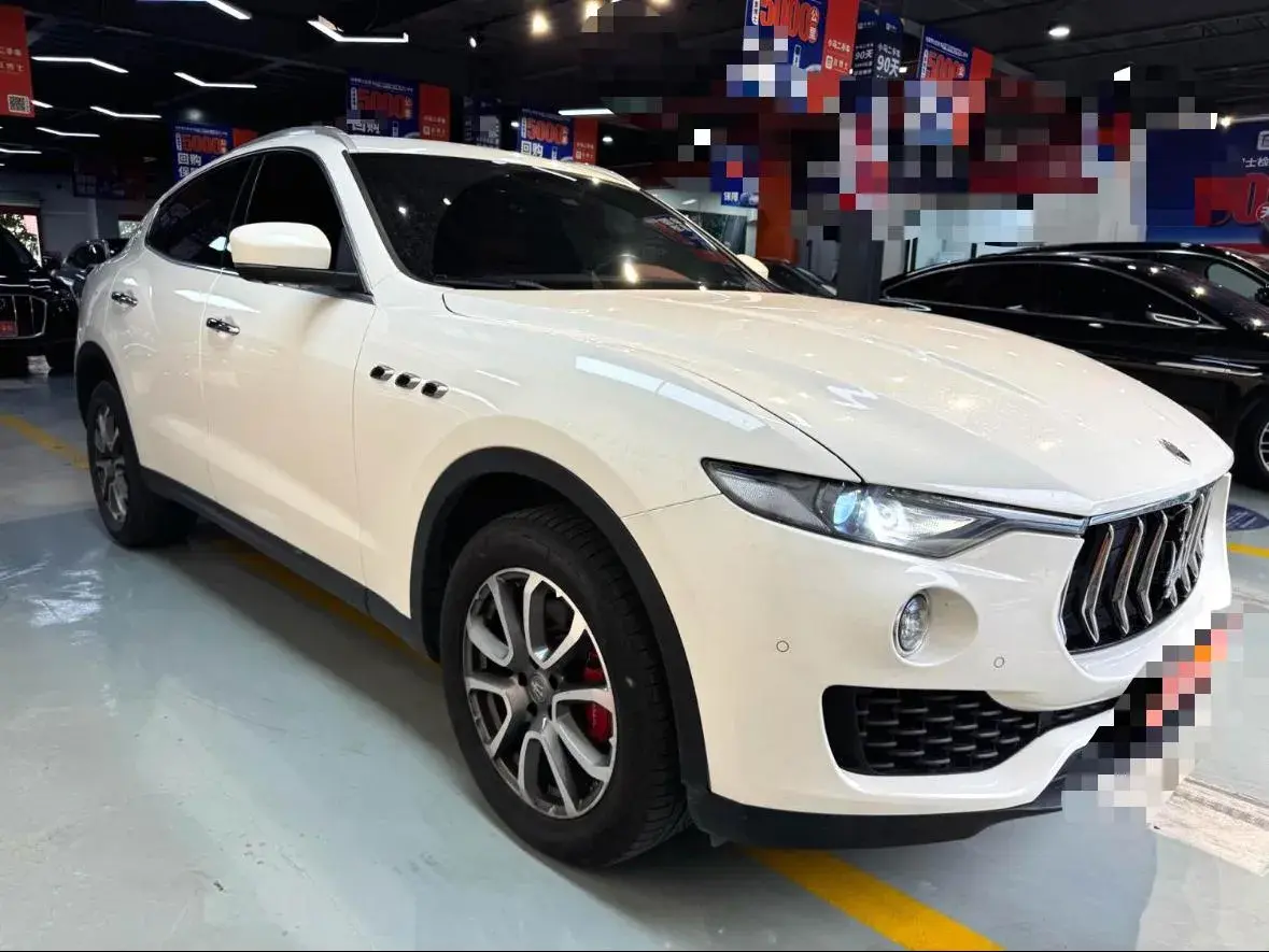 2019 MASERATI LEVANTE thumbnail 2