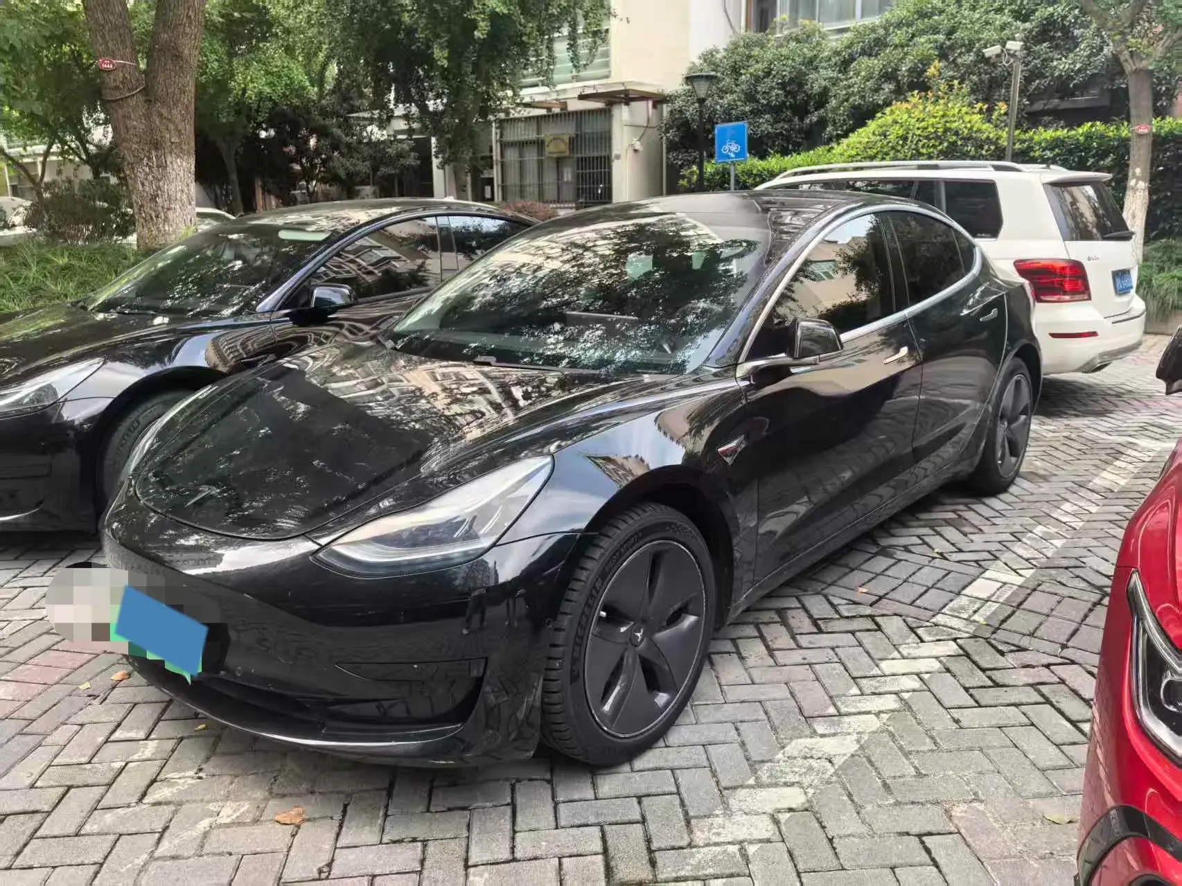 2019 TESLA MODEL view 1