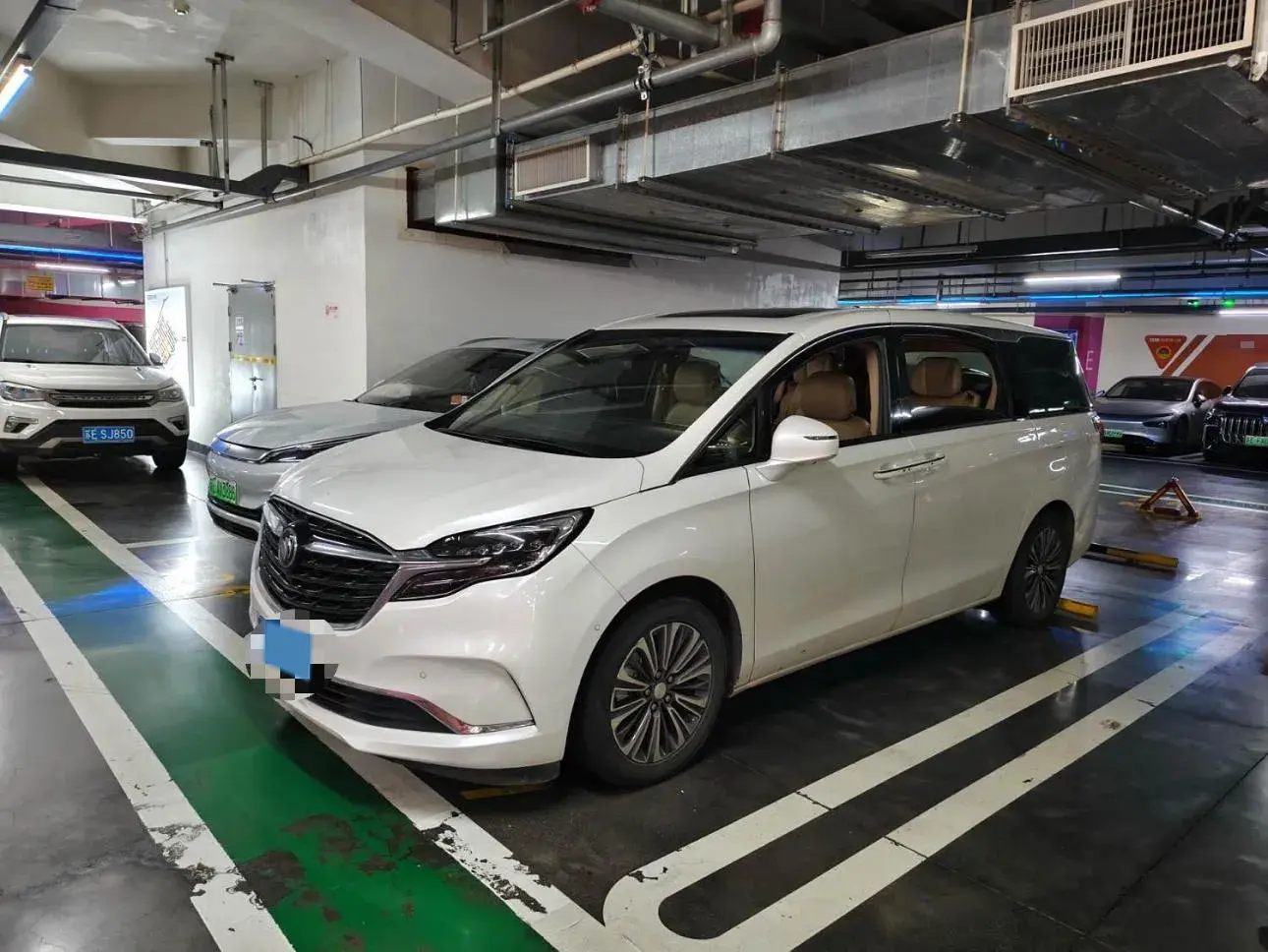 2020 BUICK GL8 view 1