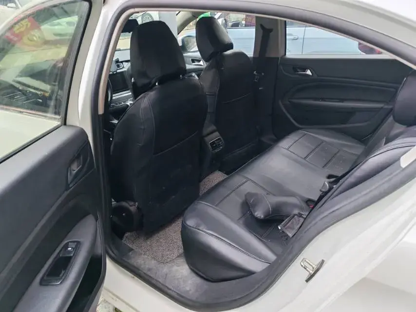 2019 TOYOTA COROLLA thumbnail 4