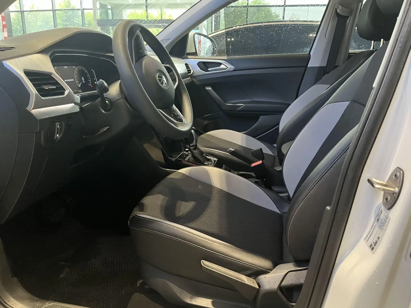 2023 VOLKSWAGEN TACQUA thumbnail 3