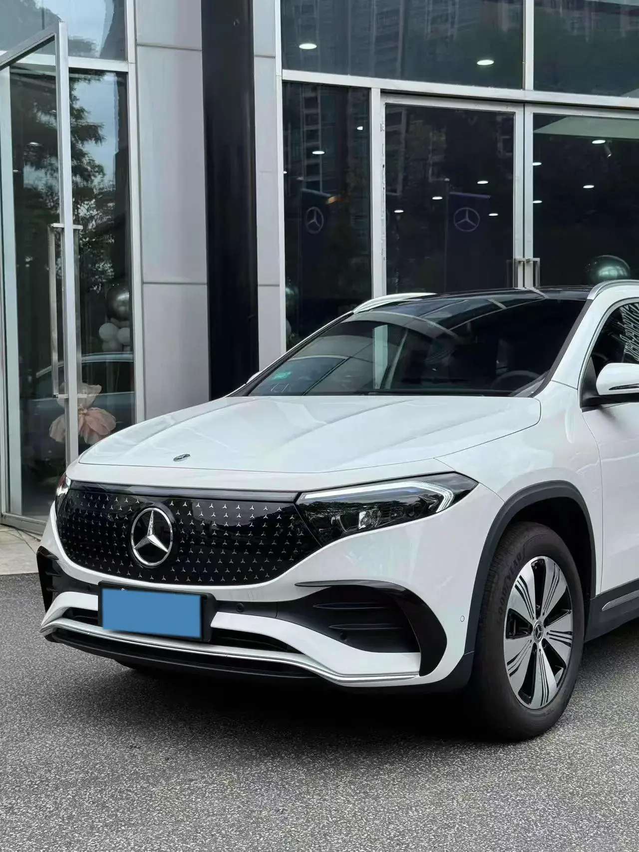 2025 MERCEDES-BENZ EQA thumbnail 2