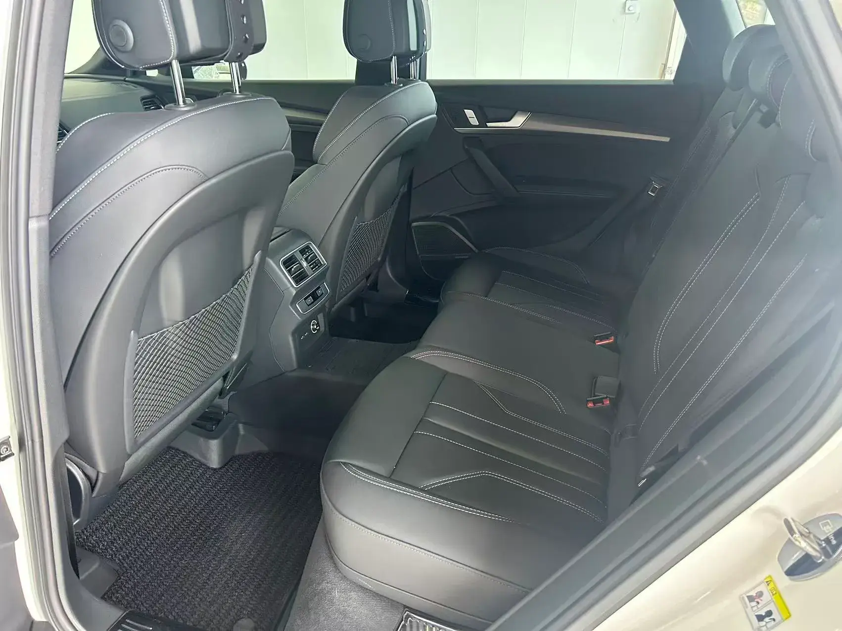 2023 AUDI Q5L thumbnail 3