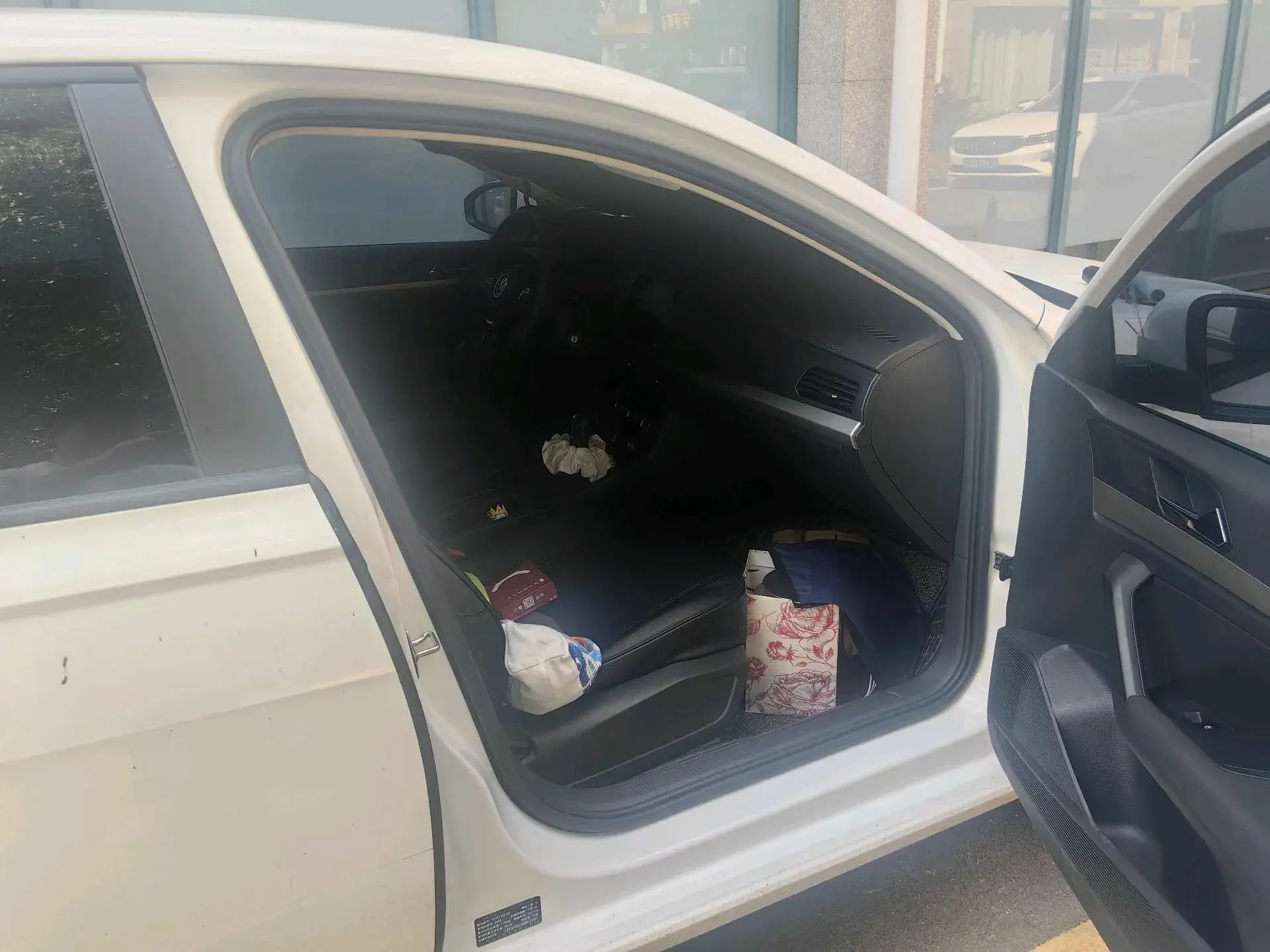 2021 VOLKSWAGEN LAVIDA thumbnail 3