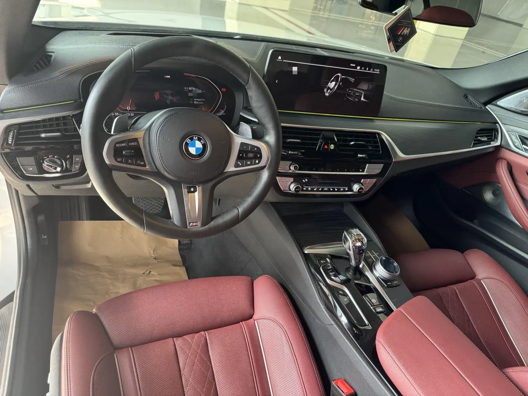 2021 BMW 5 thumbnail 4