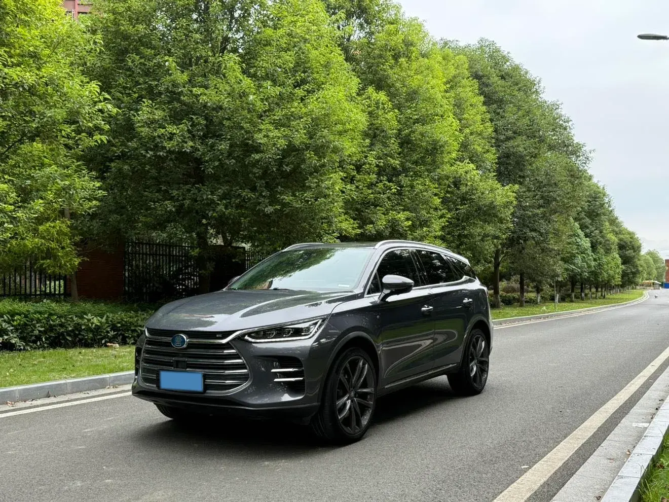 2018 BYD TANG view 1