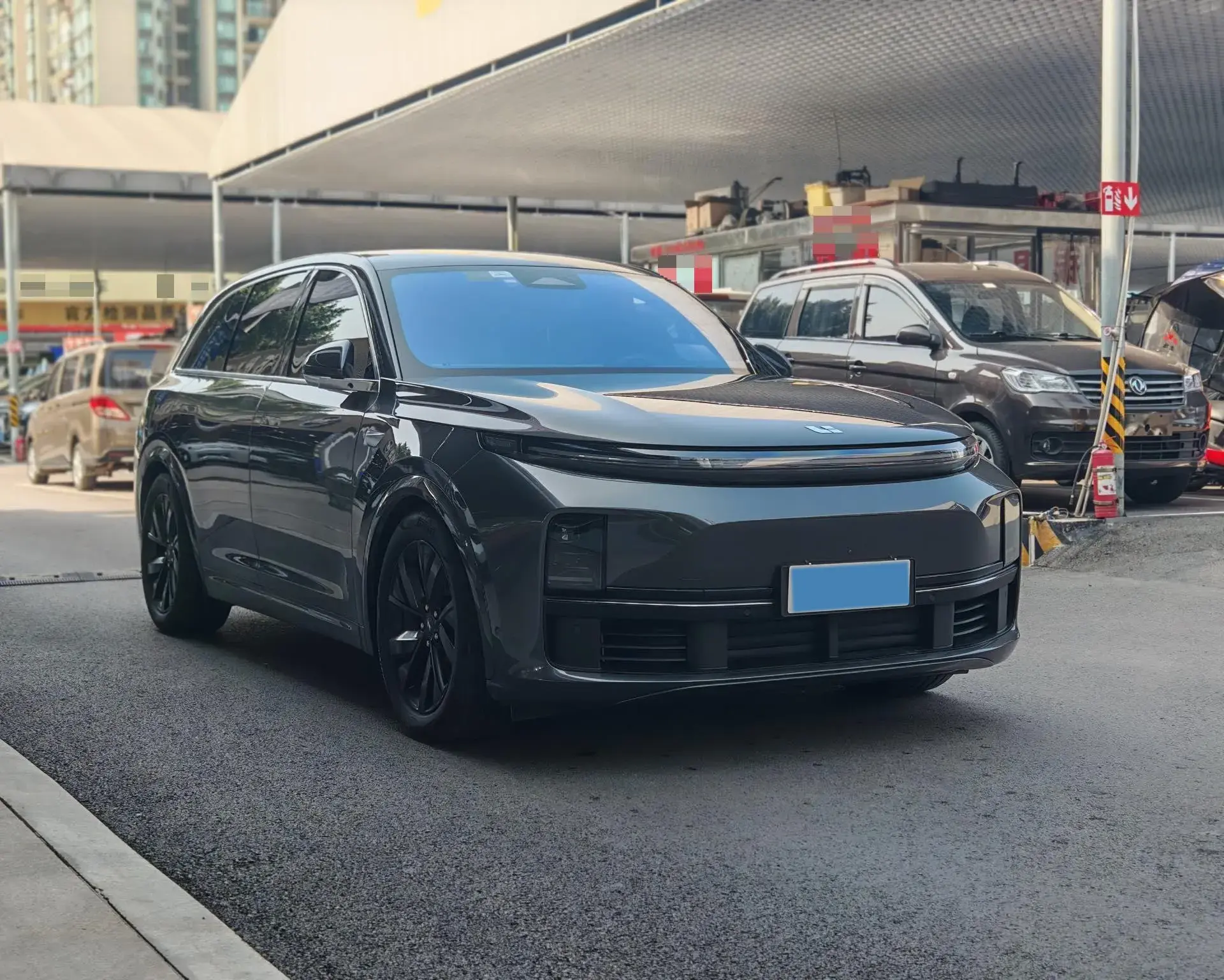 2023 LI L7 thumbnail 2