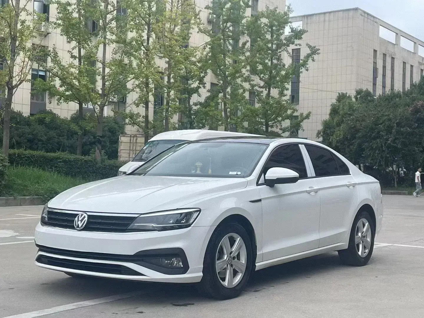 2019 VOLKSWAGEN LAMANDO view 1