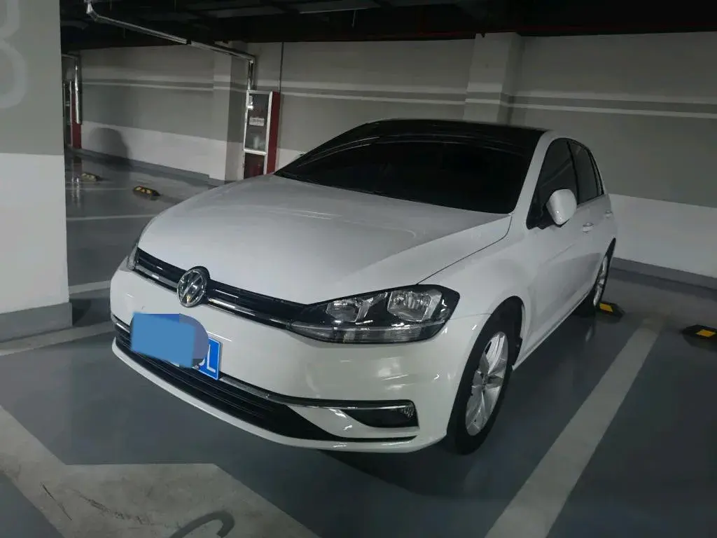 2019 VOLKSWAGEN GOLF view 1