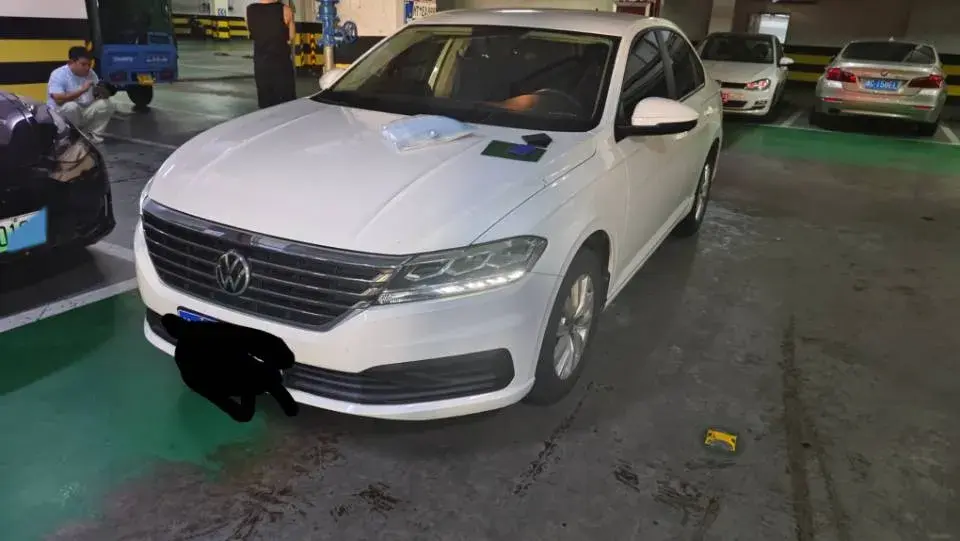 2021 VOLKSWAGEN LAVIDA view 1