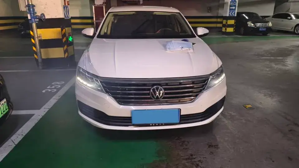 2021 VOLKSWAGEN LAVIDA thumbnail 3