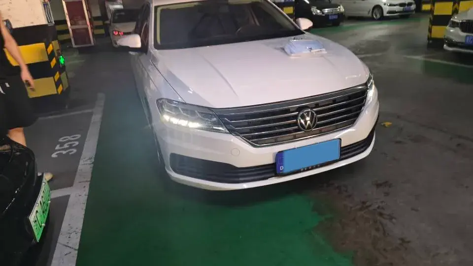 2021 VOLKSWAGEN LAVIDA thumbnail 2