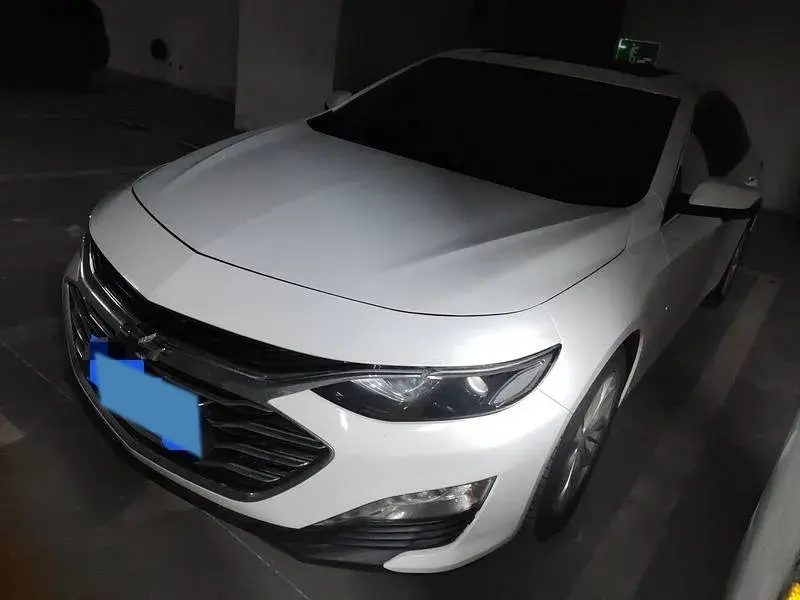 2021 CHEVROLET MALIBU view 1